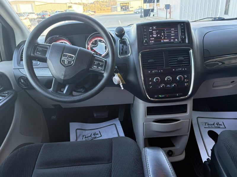 Used 2019 Dodge Grand Caravan SEImage 6