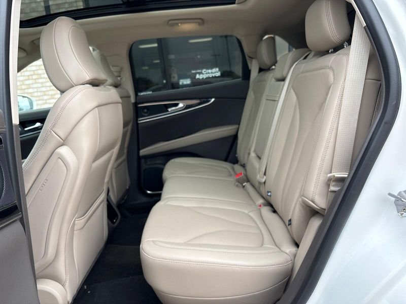 Used 2023 Lincoln Nautilus ReserveImage 4