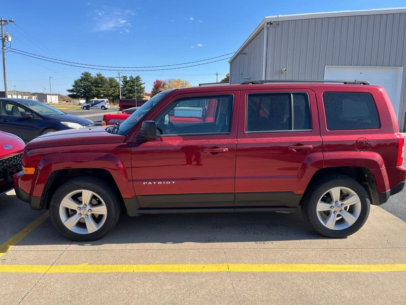 2017 Jeep Patriot LatitudeImage 2