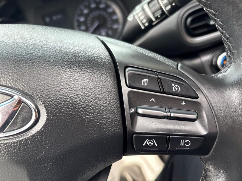 Used 2022 Hyundai Kona SELImage 15