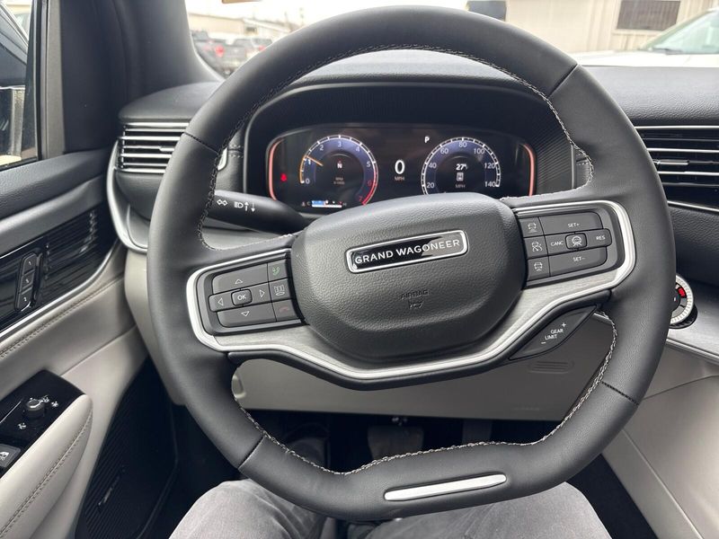 2026 Jeep Grand Grand Wagoneer Wagoneer L 4x4Image 17