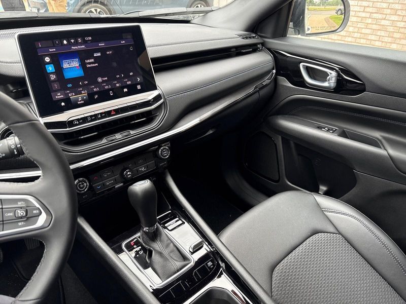 2025 Jeep Compass Latitude 4x4Image 14