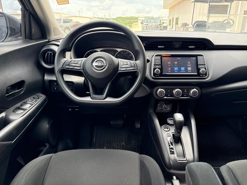 Used 2024 Nissan Kicks SImage 5