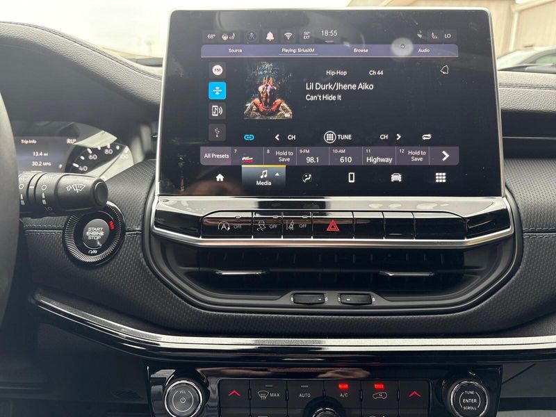 New 2026 Jeep Compass Latitude AltitudeImage 17