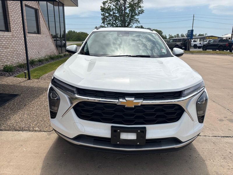 Used 2025 Chevrolet Trax LTImage 6
