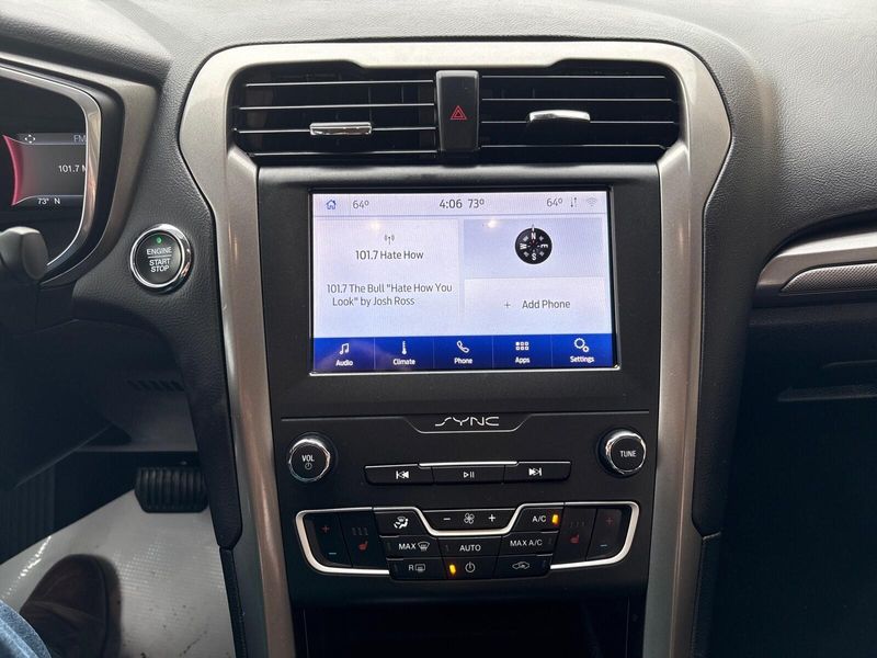 Used 2020 Ford Fusion SEImage 18