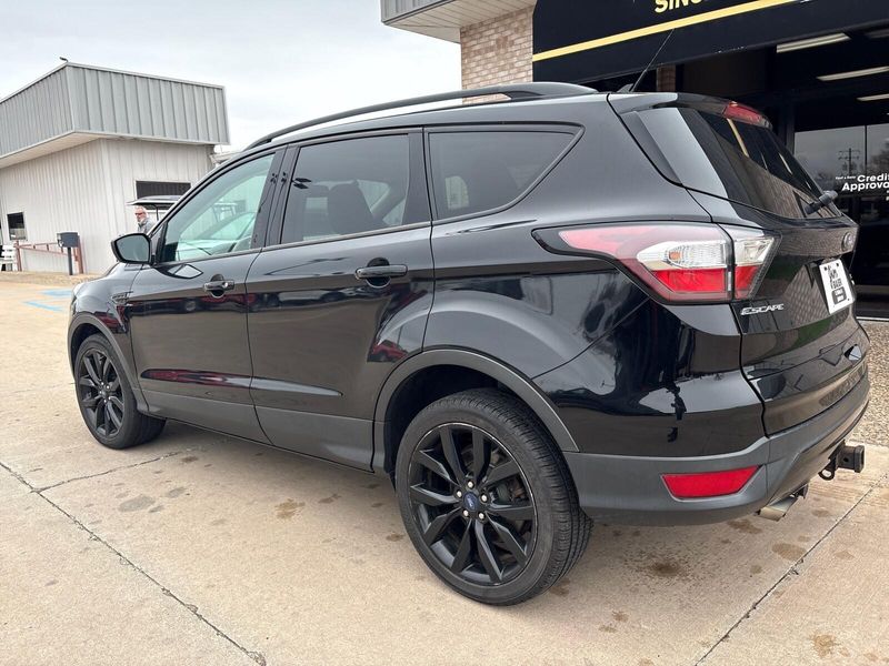 Used 2018 Ford Escape SEImage 11