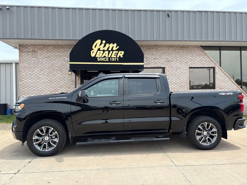 Used 2024 Chevrolet Silverado 1500 RSTImage 2