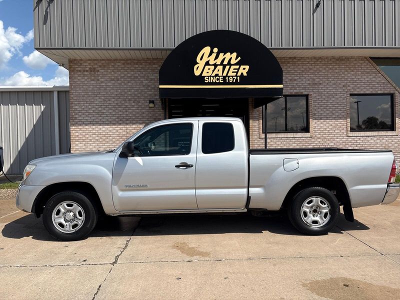 Used 2012 Toyota Tacoma Image 2