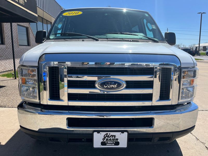 2010 Ford E-350 Super Duty XLTImage 6