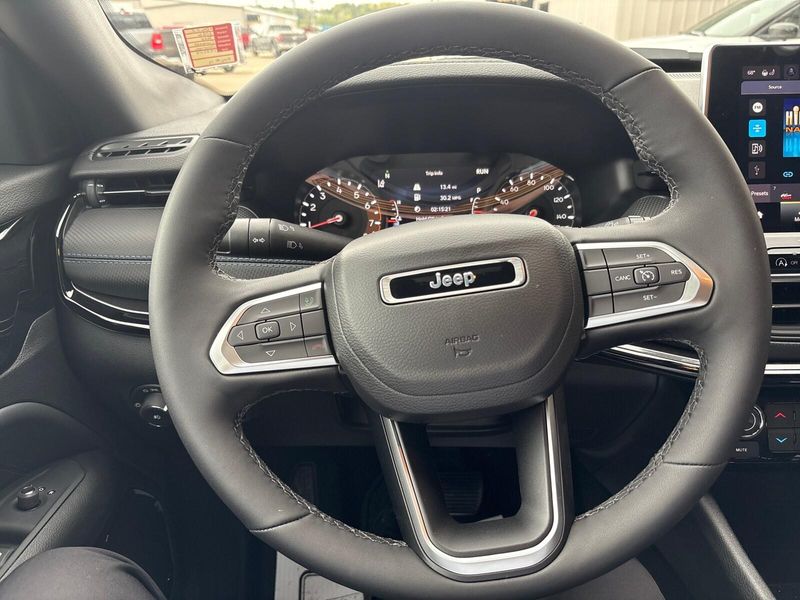 New 2026 Jeep Compass Latitude AltitudeImage 13