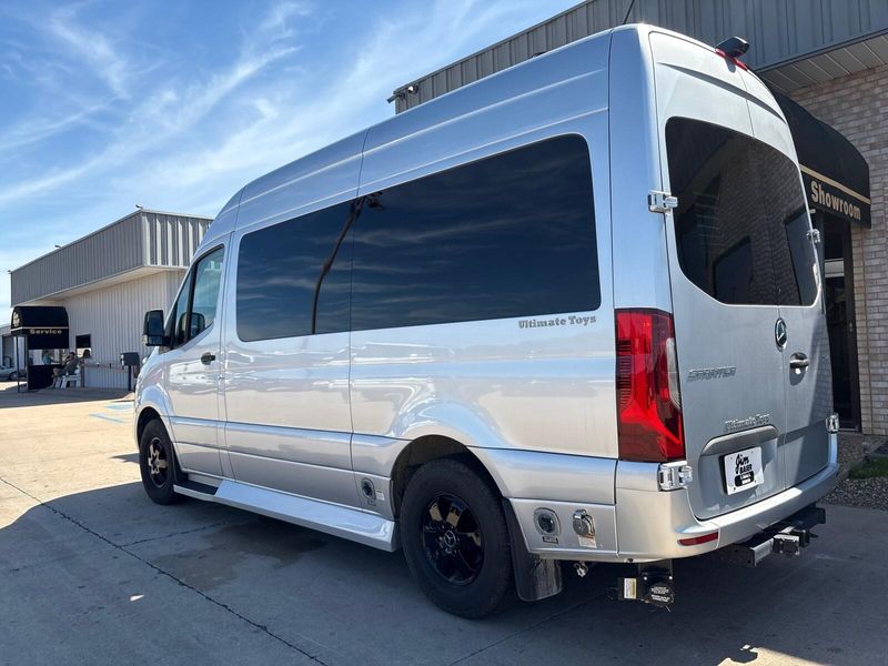 Used 2019 Mercedes-Benz Sprinter 3500XD Chassis Image 14
