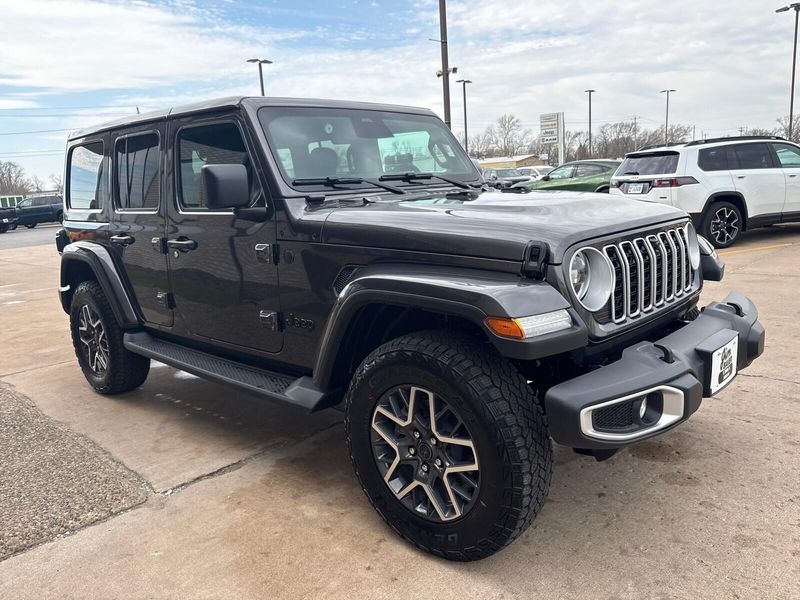 New 2026 Jeep Wrangler 4-door SaharaImage 7