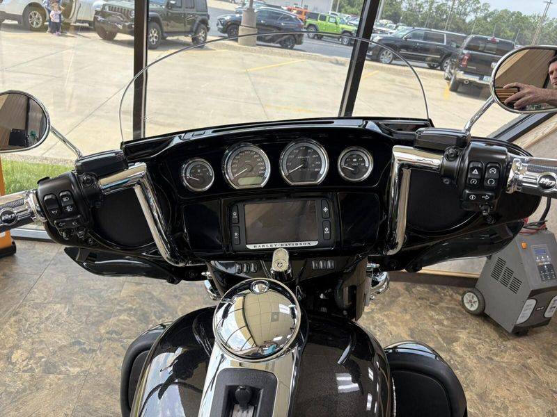 2017 Harley-Davidson Flhtkl Ultra Limited LowImage 5