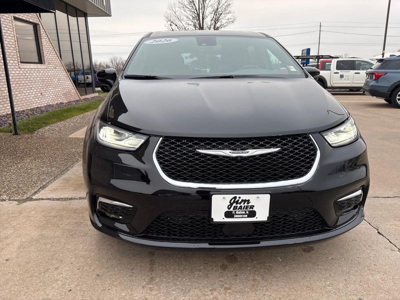 New 2026 Chrysler Pacifica Select AwdImage 7