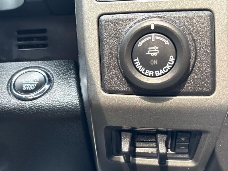 Used 2019 Ford Expedition XLTImage 19
