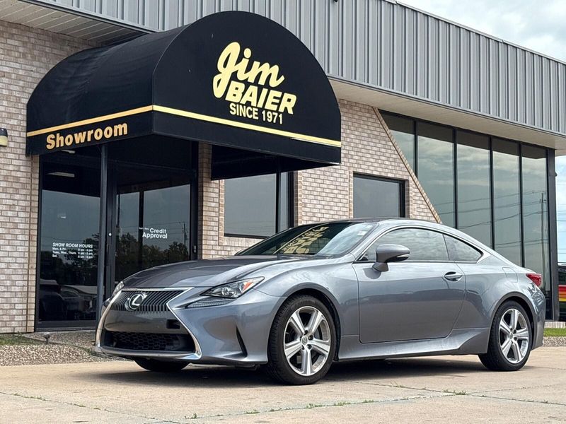 2016 Lexus RC 200t Image 1