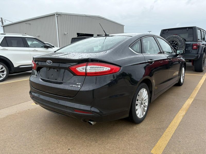 Used 2014 Ford Fusion Hybrid SE HybridImage 5