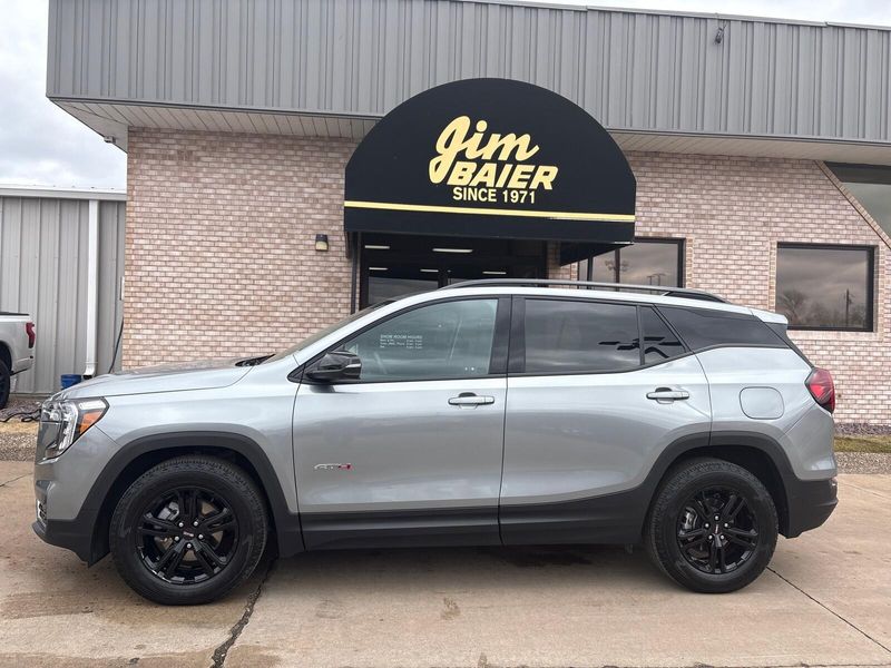 Used 2023 GMC Terrain AT4Image 2