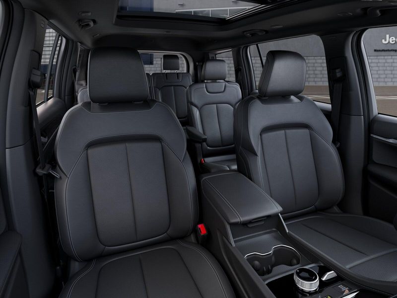 New 2026 Jeep Grand Cherokee L Limited Reserve 4x4Image 33