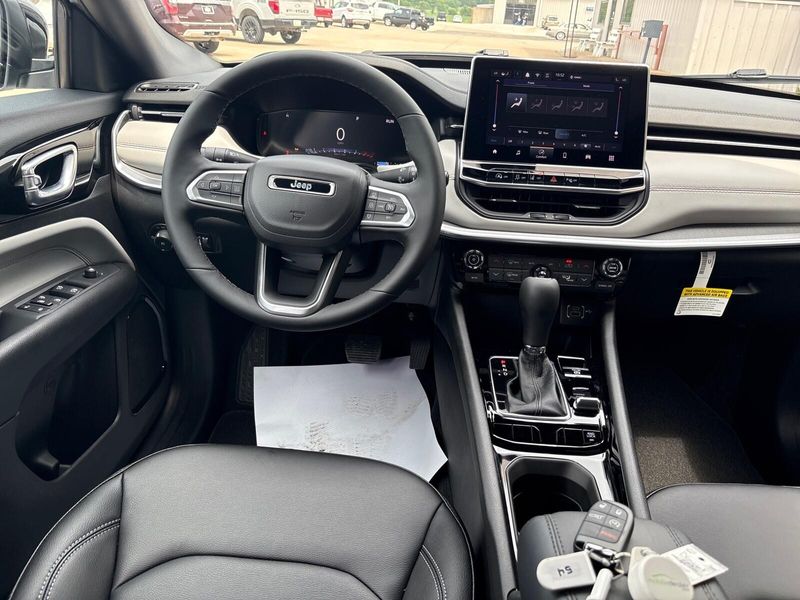 New 2026 Jeep Compass Limited 4x4Image 5