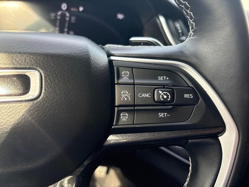 Used 2021 Jeep Grand Cherokee L AltitudeImage 15