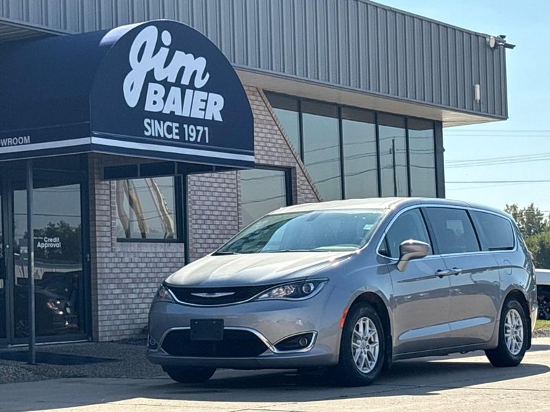 Used 2020 Chrysler Pacifica TouringImage 1