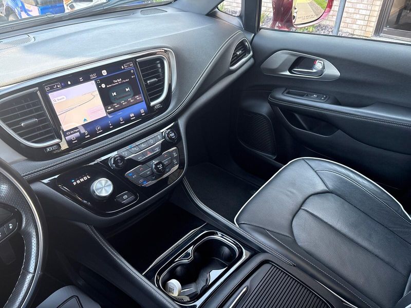 Used 2021 Chrysler Pacifica LimitedImage 19