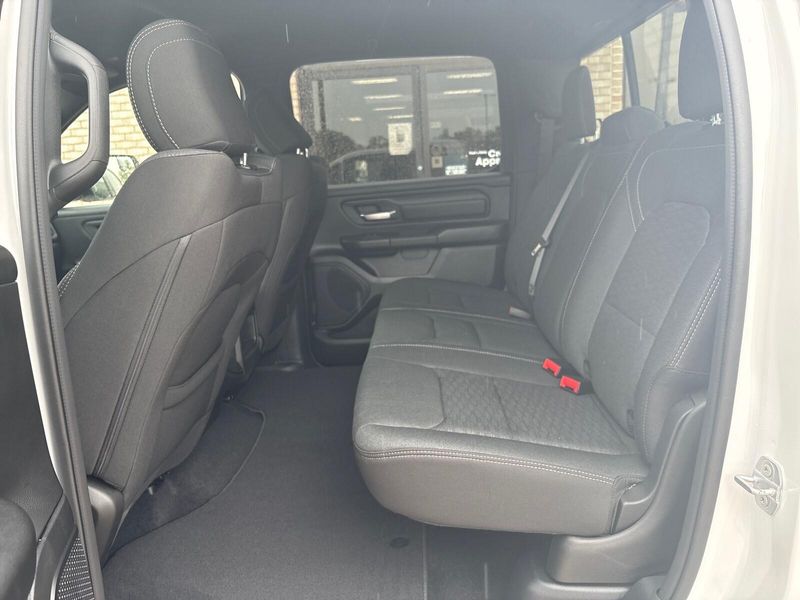 New 2027 RAM 1500 Express Crew Cab 4x4 5