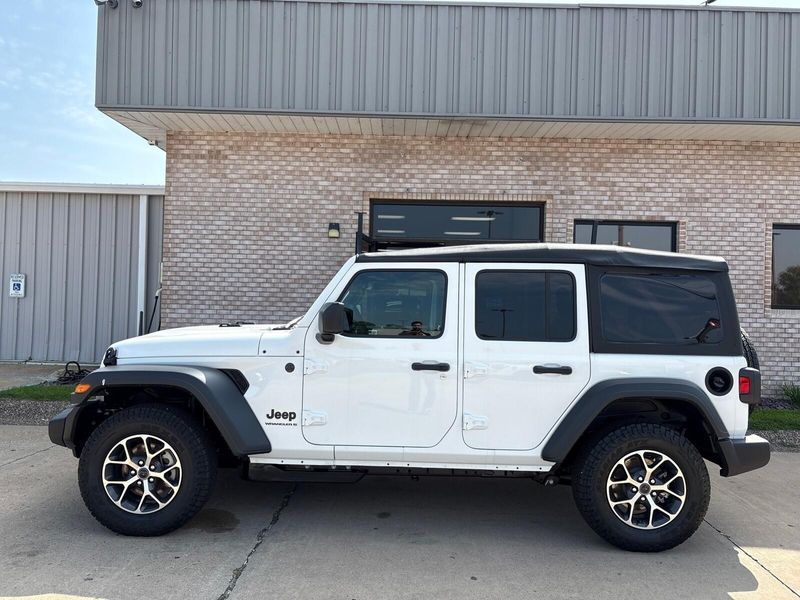 New 2026 Jeep Wrangler 4-door Sport SImage 2