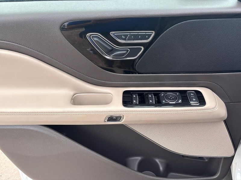2021 Lincoln Aviator StandardImage 14