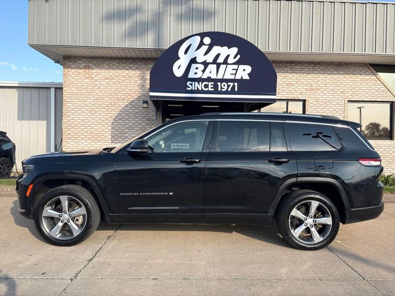 Used 2021 Jeep Grand Cherokee L LimitedImage 2