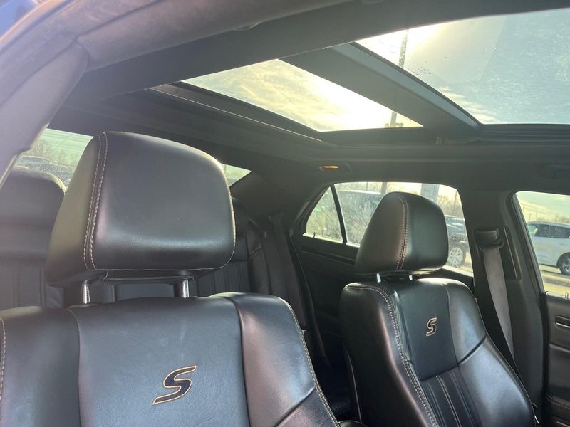 2016 Chrysler 300 300SImage 8