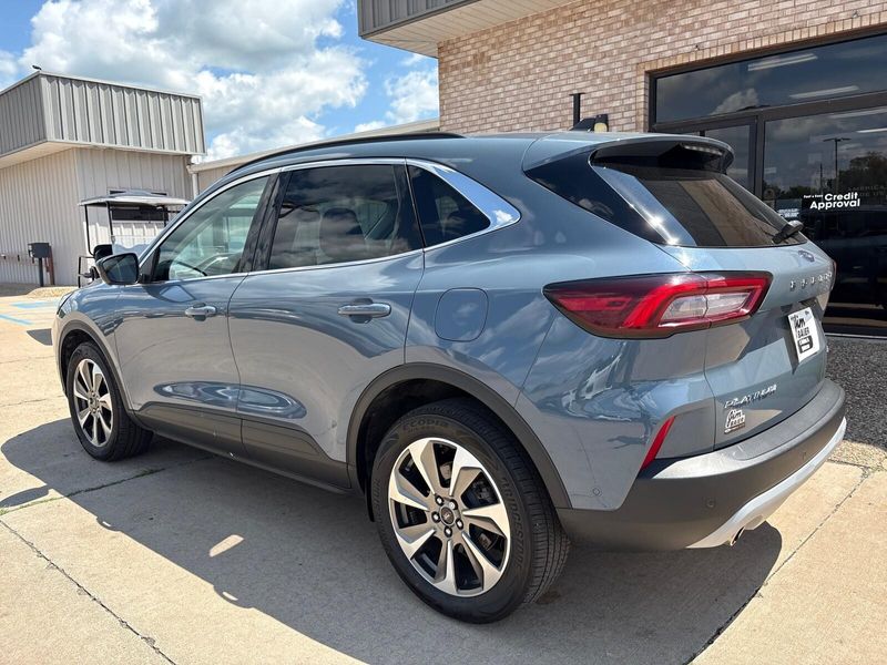 Used 2023 Ford Escape PlatinumImage 10