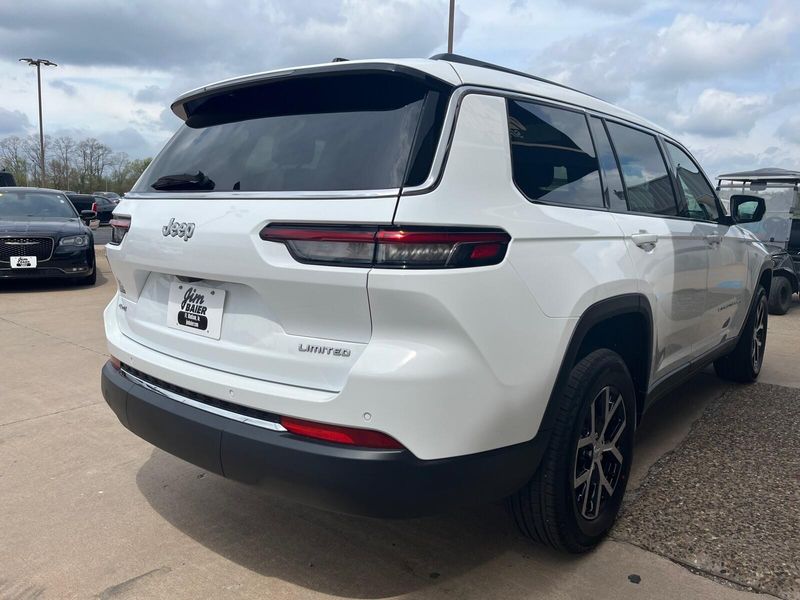 2025 Jeep Grand Cherokee L Limited 4x4Image 11