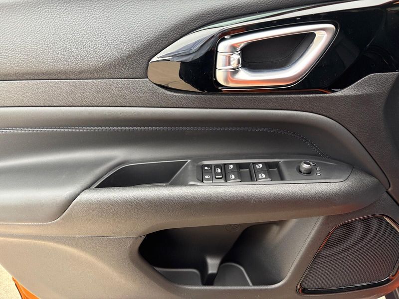 New 2026 Jeep Compass Latitude AltitudeImage 12