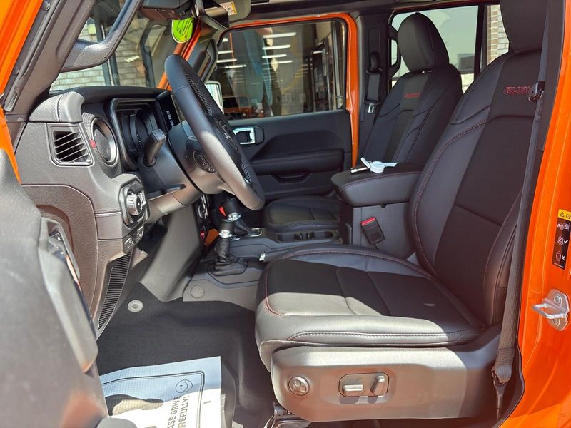 2025 Jeep Wrangler 4-door RubiconImage 3