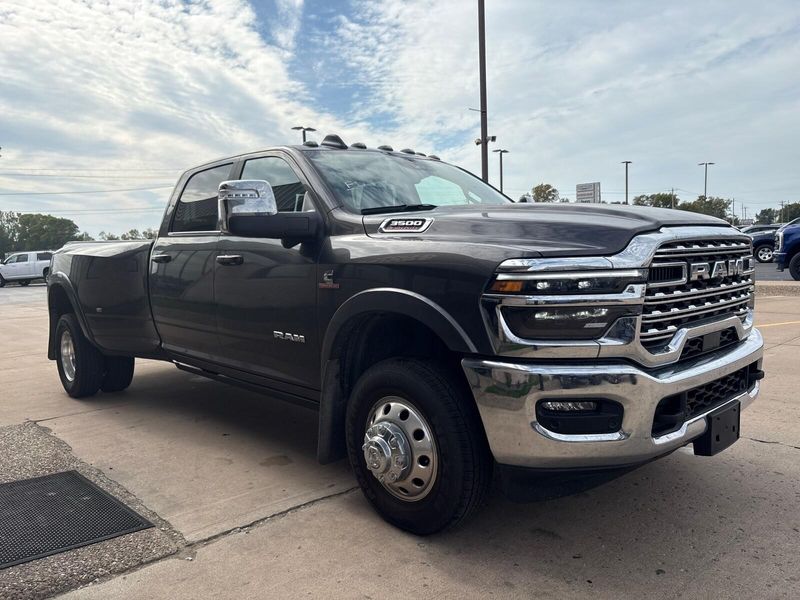 Used 2025 RAM 3500 LimitedImage 7