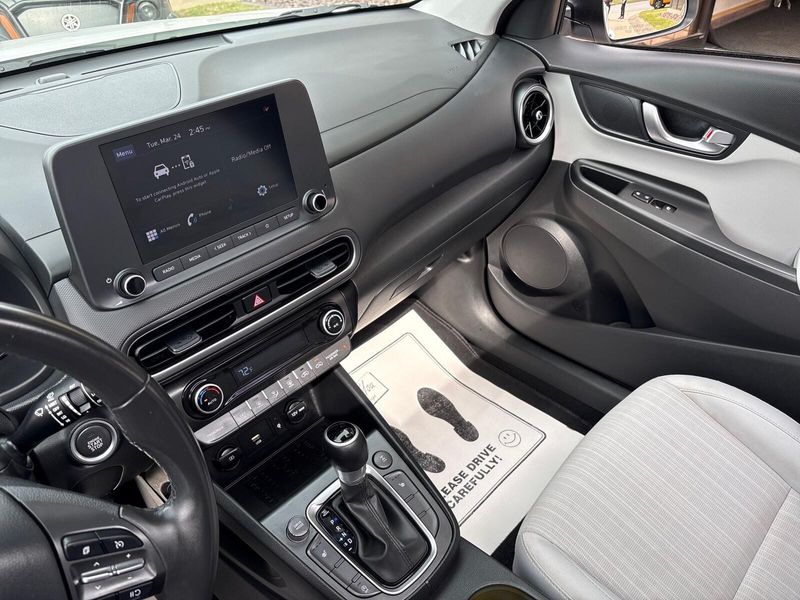 Used 2022 Hyundai Kona SELImage 17