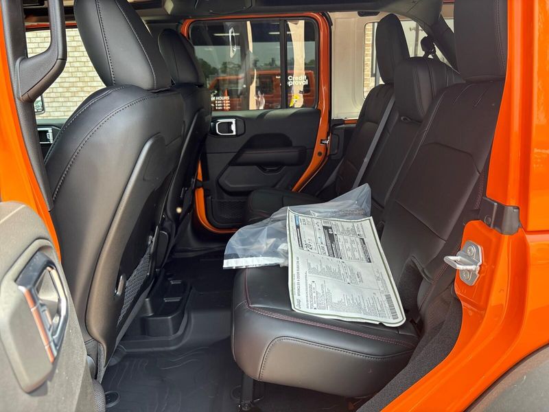 2025 Jeep Wrangler 4-door RubiconImage 4