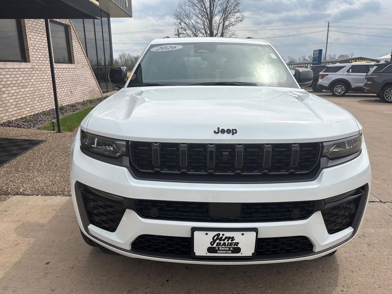 New 2026 Jeep Grand Cherokee L Limited Reserve 4x4Image 8