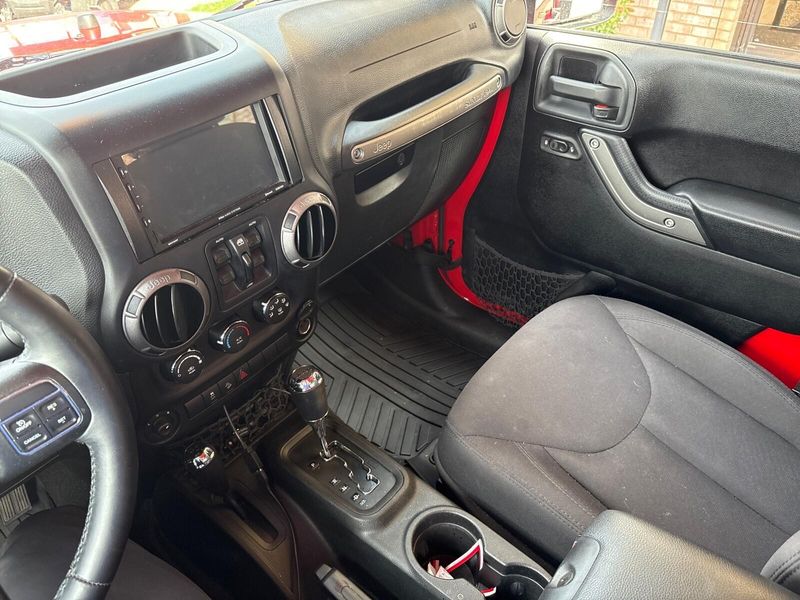 Used 2015 Jeep Wrangler Unlimited SportImage 15