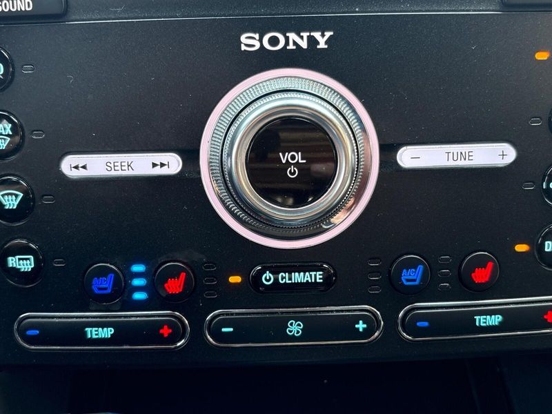 Used 2019 Ford Explorer PlatinumImage 23