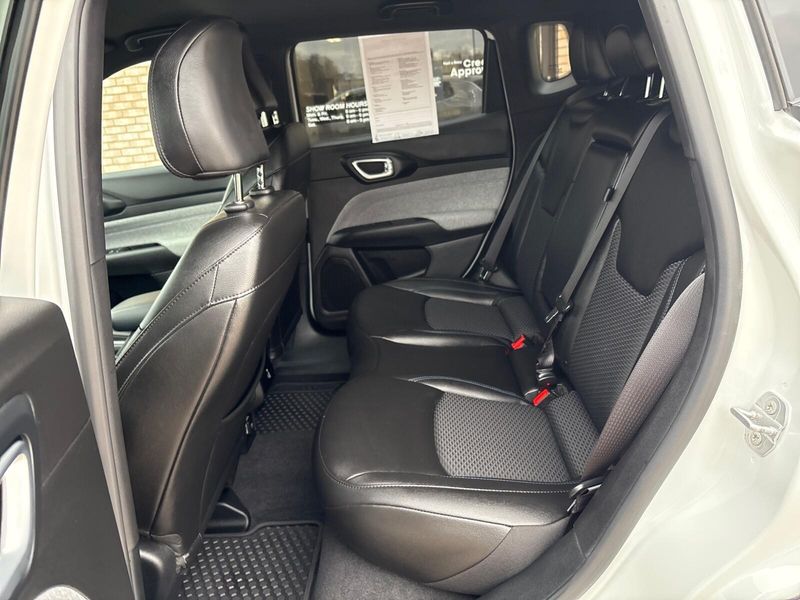 Used 2025 Jeep Compass LatitudeImage 4