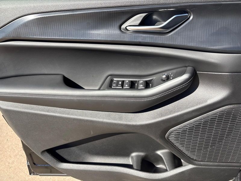 New 2025 Jeep Grand Cherokee Altitude X 4x4Image 12