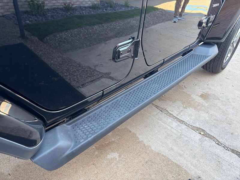 Used 2021 Jeep Wrangler Unlimited SaharaImage 8