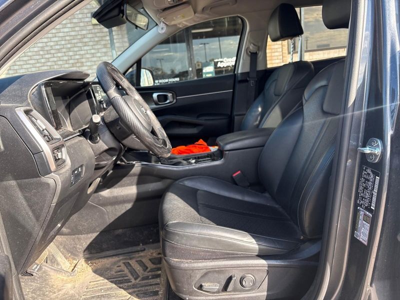 Used 2021 Kia Sorento SImage 3