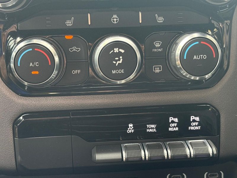 2022 RAM 1500 Big HornImage 18