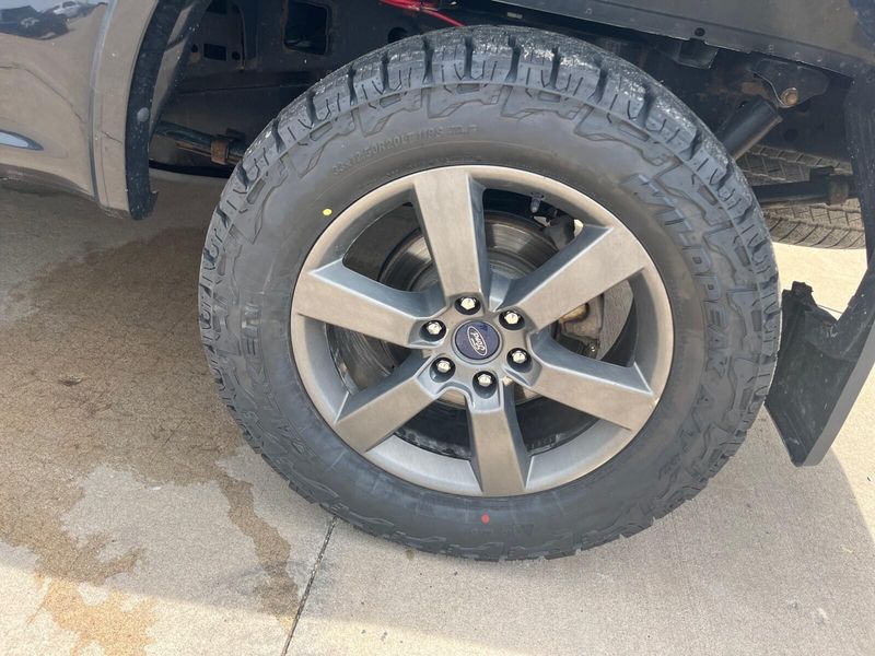 2017 Ford F-150 XLTImage 13