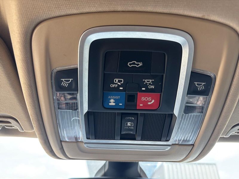 Used 2019 RAM 1500 LaramieImage 24